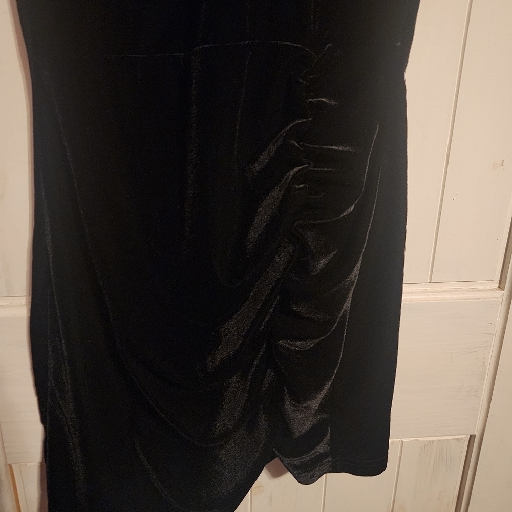 Noisy May Black, halter top velvet dress - Picture 3 of 5